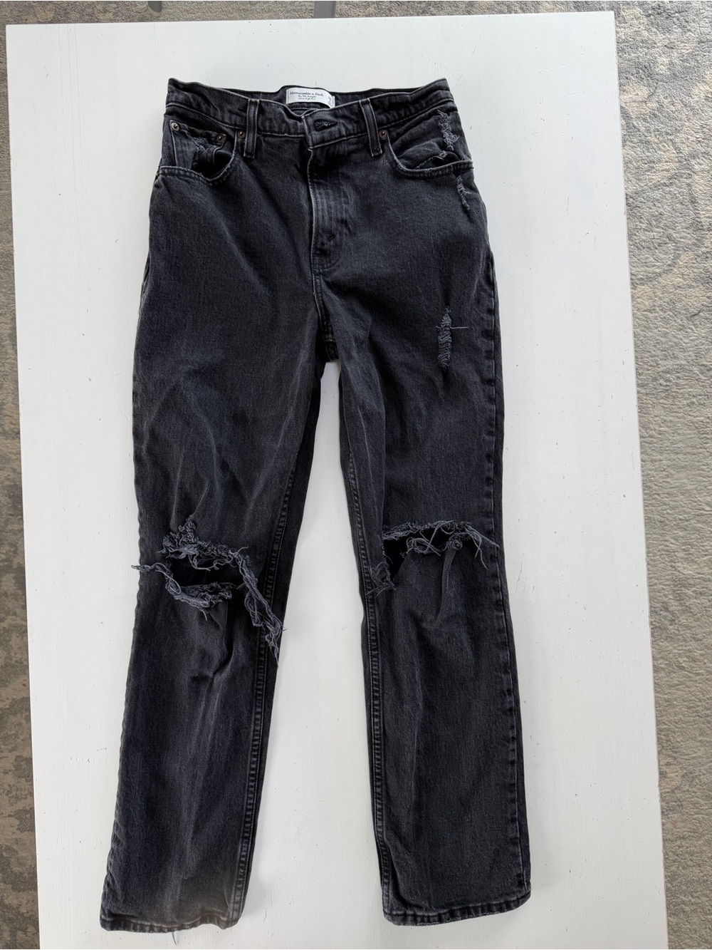 Abercrombie & Fitch The 90s Straight Ultra High Rise Jeans in size 26/2